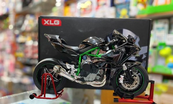 موتور شارژی کاوازاکی نینجا H2R دودزا همراه با پایه مقیاس 1:6 مدل Kawasaki H2R Alloy Racing Motorcycle_ماشین اسباب بازی