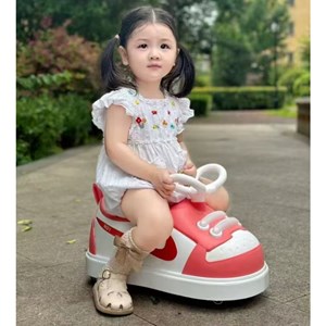 چهار چرخ موزیکال و چراغدار کودک طرح کتانی نایک رنگ صورتی_دوچرخه