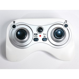 ماشین کنترلی E7 موزیکال و چراغدار با ایستگاه شارژ کد 003-725 رنگ سفید_ماشین کنترلی