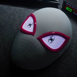 ماسک صورت گوئن عنکبوتی با چشمان چراغ دار Spider Gwen Light-Up Mask_اکسسوری